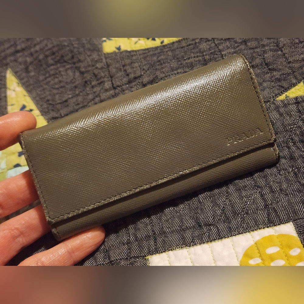 Prada Key Case Saffiano Leather Embossed 6 Keyed Case